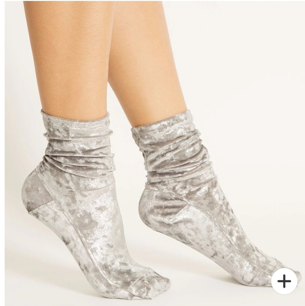 Darner Silver Crushed Velvet Socks Zise 1 Fits shoes 6-8 New